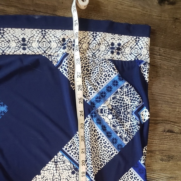 Slip / shift dress with flattering neckline - Picture 5 of 5